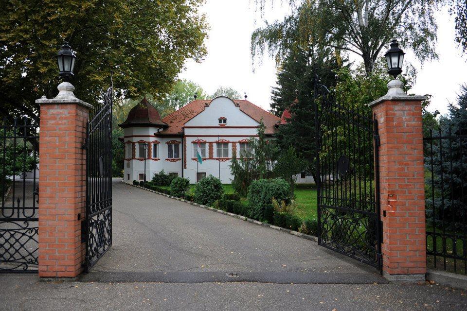 Kastelyszallo Mateszalka Bed & Breakfast Dış mekan fotoğraf